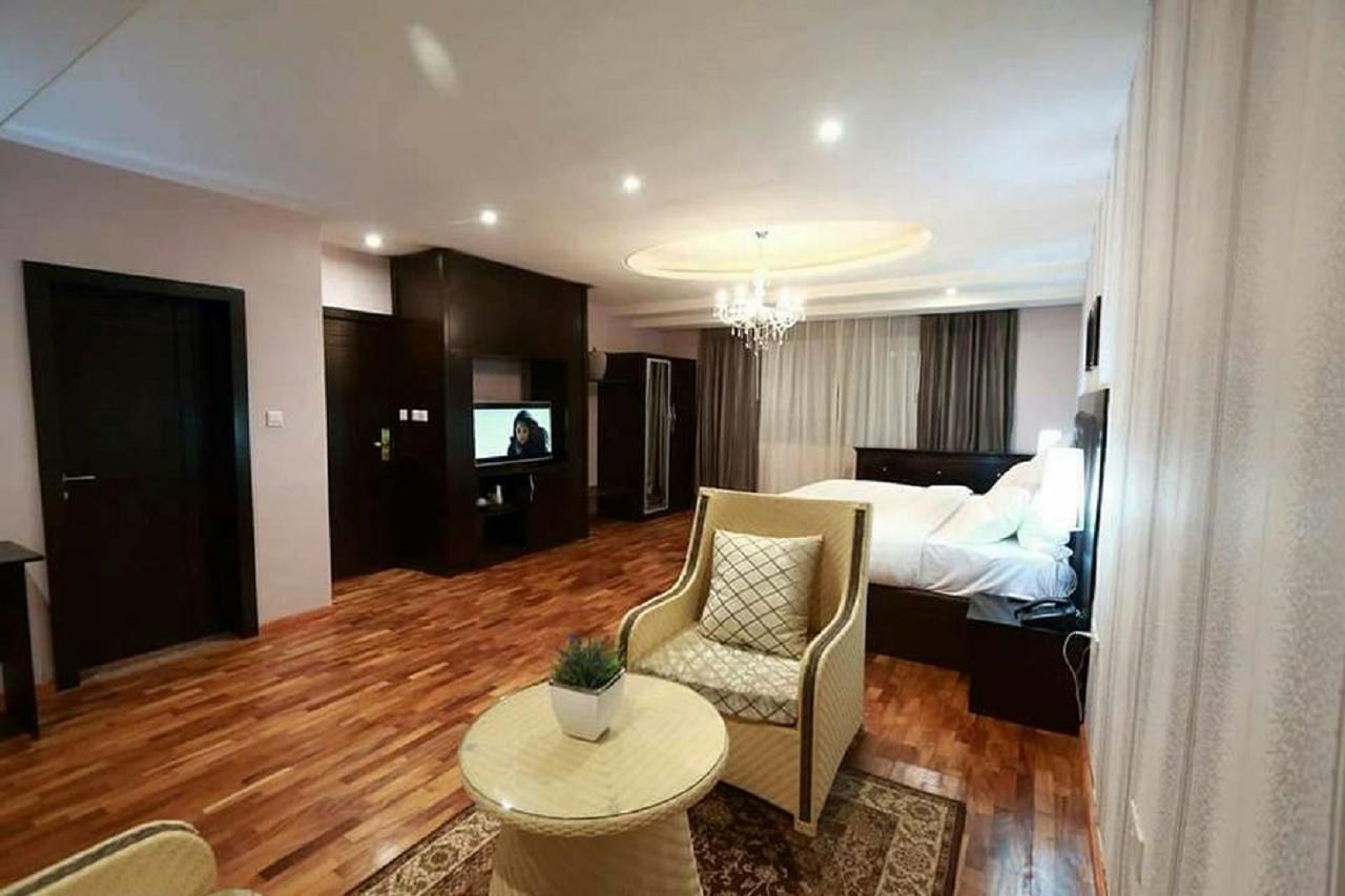 Tivoli Hotel Seafront Ikoyi Aliayabiagba Exteriér fotografie