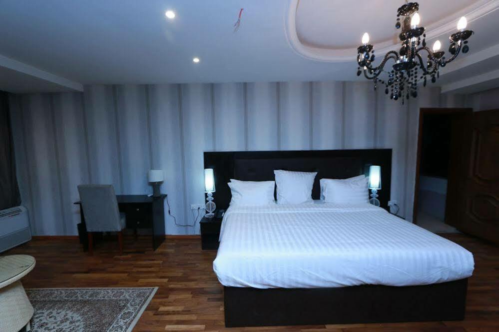 Tivoli Hotel Seafront Ikoyi Aliayabiagba Exteriér fotografie