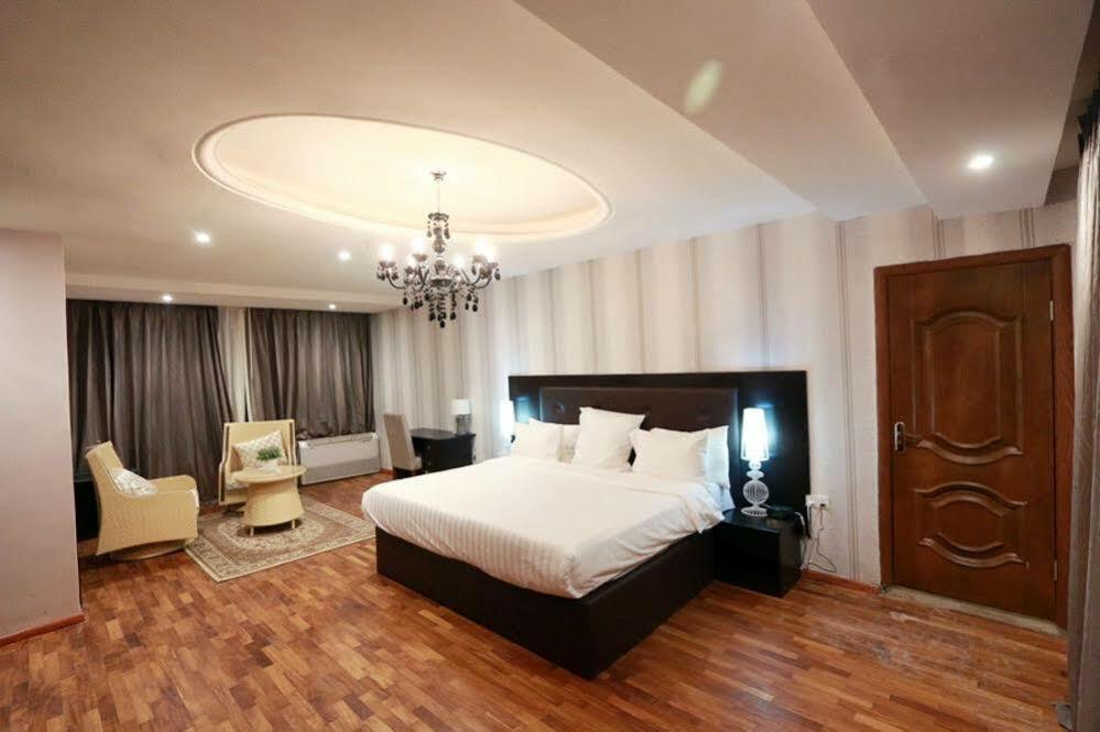 Tivoli Hotel Seafront Ikoyi Aliayabiagba Exteriér fotografie